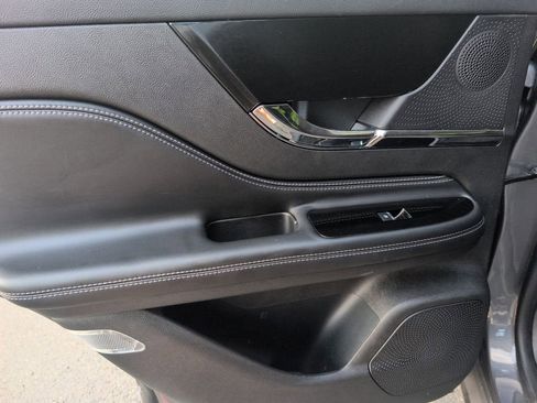 Used 2023 Lincoln Corsair FWD image 32