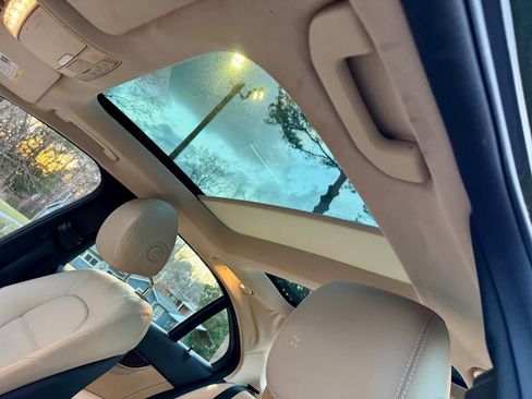 Used 2016 Mercedes-Benz C 300 4MATIC Sedan image 11