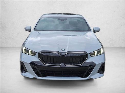 Used 2026 BMW 530i w/ M Sport Package RWD image 2