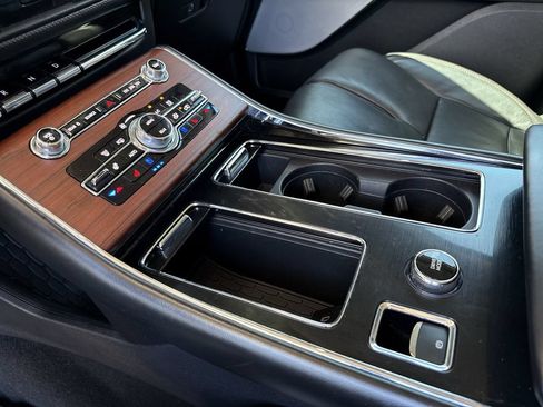 Used 2022 Lincoln Aviator Reserve w/ Equipment Group 201A AWD/4WD image 31