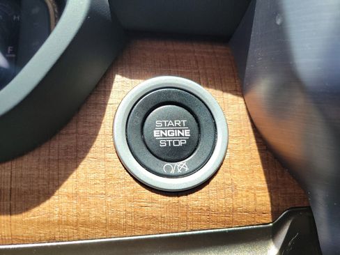 Used 2024 RAM 3500 Limited image 24