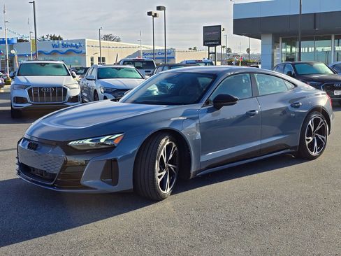 Used 2024 Audi e-tron GT Premium Plus image 2
