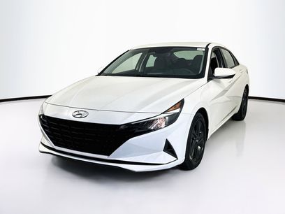 Used 2023 Hyundai Elantra SEL w/ Preferred Accessory Package