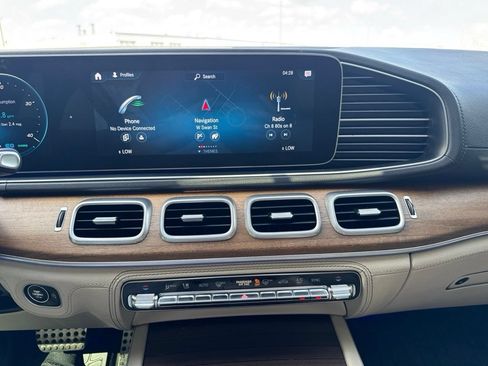 Used 2020 Mercedes-Benz GLS 580 4MATIC image 25