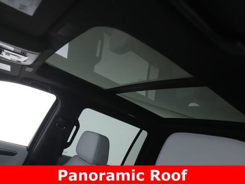 Used 2026 Chevrolet Suburban Premier w/ Sun And Tow Package AWD/4WD image 18