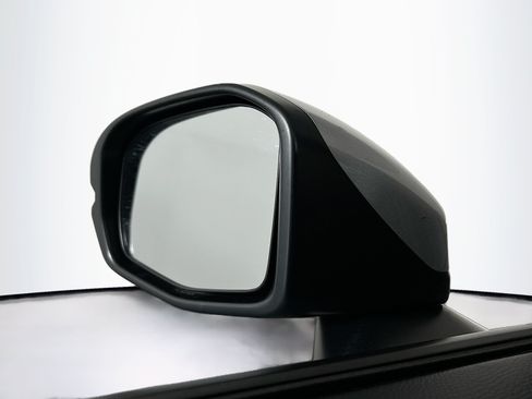 Used 2023 Honda HR-V LX image 16