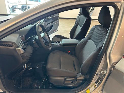 Used 2025 Toyota Camry LE image 27