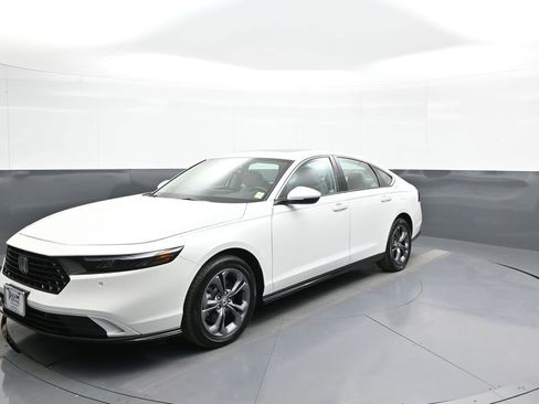 Certified 2024 Honda Accord EX-L image 1