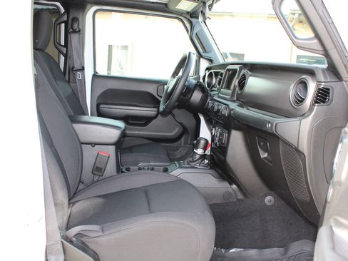 Used 2023 Jeep Gladiator Sport image 65