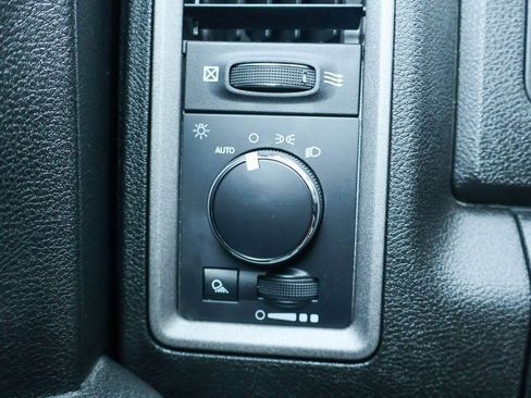 Used 2022 RAM 1500 Tradesman w/ Chrome Appearance Group image 17