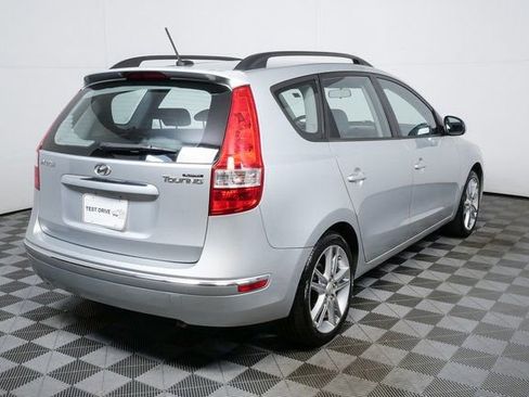 Used 2010 Hyundai Elantra SE image 3