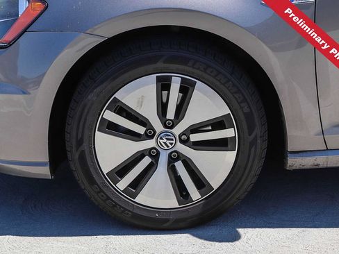 Used 2016 Volkswagen e-Golf SE FWD image 11