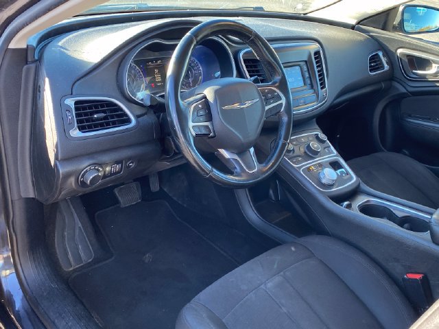 Used 2016 Chrysler 200 Limited w/ Convenience Group FWD image 4
