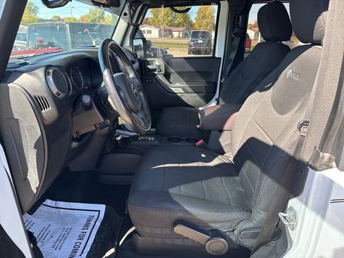 Used 2016 Jeep Wrangler Sport image 14