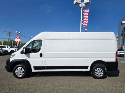 Used 2025 RAM ProMaster 2500 w/ Quick Order Package 22G SLT FWD image 8