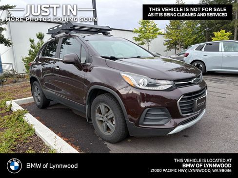 Used 2020 Chevrolet Trax LT w/ Driver Confidence Package AWD/4WD image 1