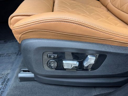 Certified 2024 BMW X7 xDrive40i w/ Executive Package AWD/4WD image 12