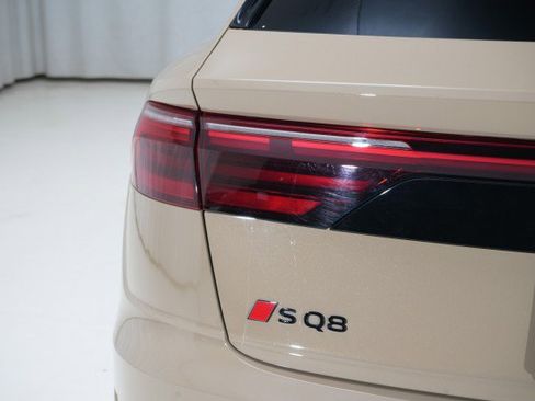 Used 2024 Audi SQ8 Premium Plus image 29