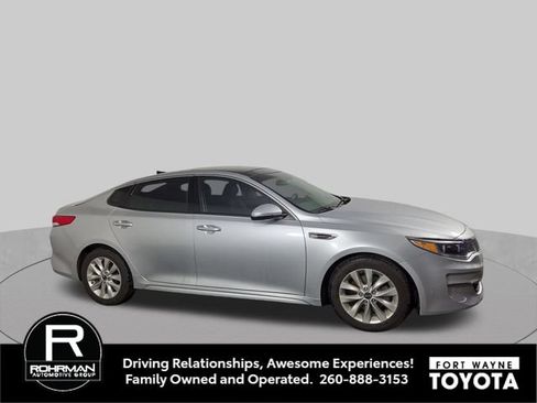 Used 2017 Kia Optima EX w/ Premium Package FWD image 5