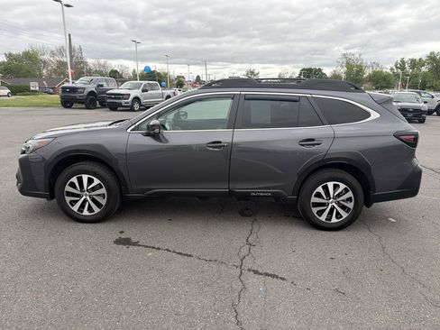 Used 2025 Subaru Outback Premium AWD/4WD image 7