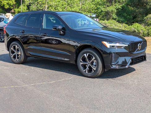 Certified 2026 Volvo XC60 B5 Core w/ Climate Package AWD/4WD image 8