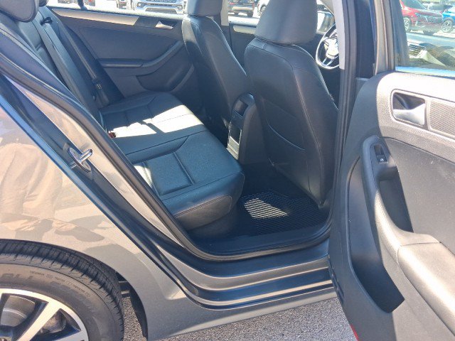 Used 2017 Volkswagen Jetta SE FWD image 18
