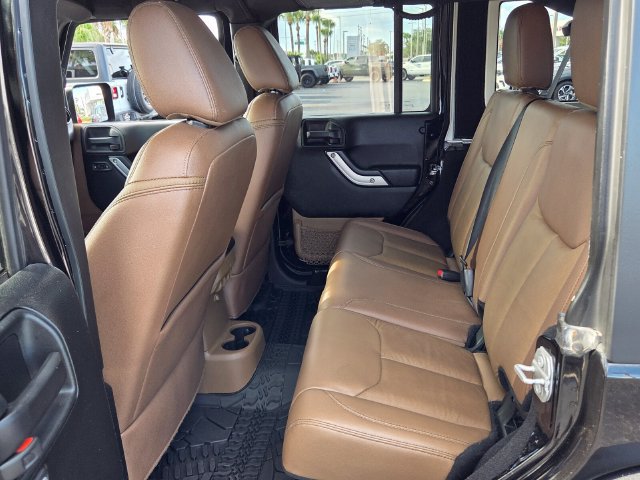 Certified 2018 Jeep Wrangler Unlimited Rubicon w/ Connectivity Group AWD/4WD image 14