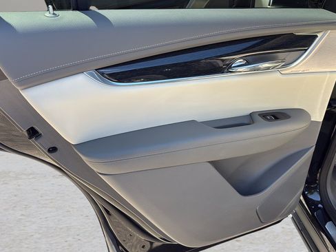 Certified 2023 Cadillac XT6 Premium Luxury w/ Technology Package AWD/4WD image 23