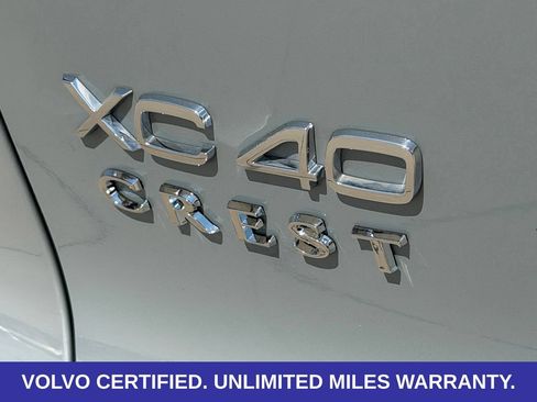 Certified 2026 Volvo XC40 B5 Plus AWD/4WD image 10