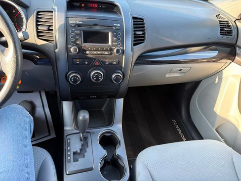 Used 2011 Kia Sorento LX AWD/4WD image 22