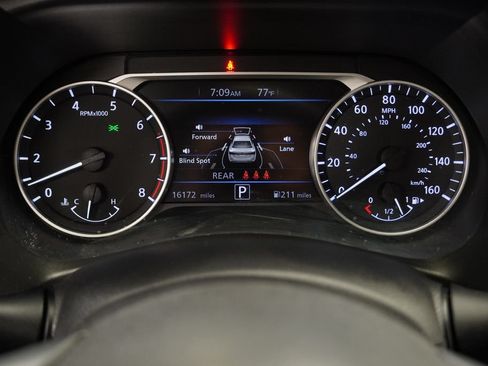 Used 2024 Nissan Sentra SV FWD image 17