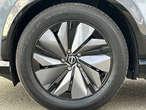 Certified 2024 Nissan Ariya FWD image 33