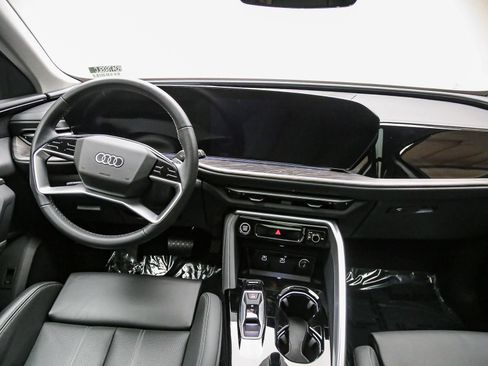 Certified 2025 Audi Q5 Premium AWD/4WD image 13