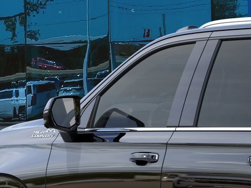New 2026 Chevrolet Suburban High Country AWD/4WD image 36