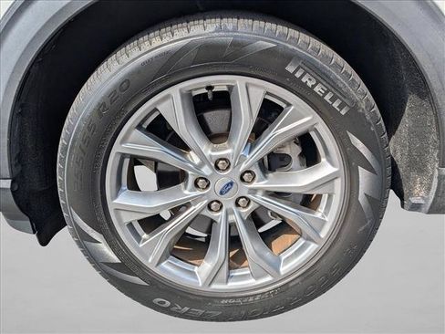 Used 2021 Ford Explorer XLT w/ Equipment Group 202A RWD image 18