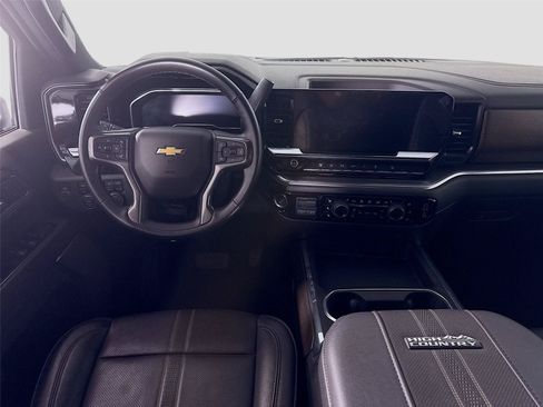 Used 2025 Chevrolet Silverado 3500 High Country AWD/4WD image 2