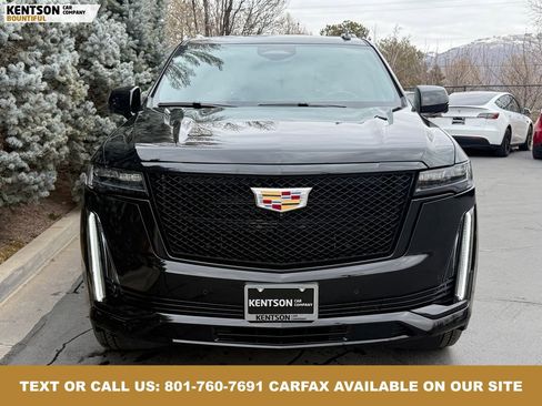 Used 2024 Cadillac Escalade ESV Sport image 2