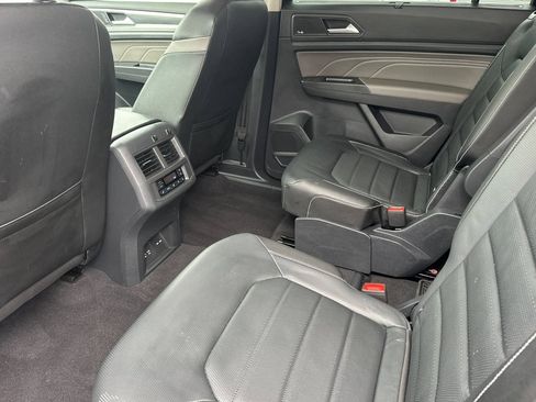 Used 2023 Volkswagen Atlas SEL Premium AWD/4WD image 4