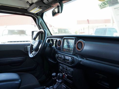Used 2023 Jeep Gladiator Mojave w/ Trailer Tow Package AWD/4WD image 13