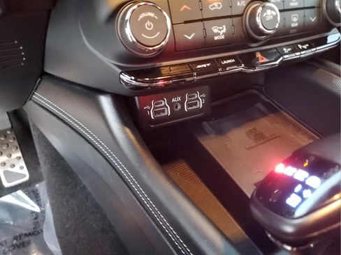 Certified 2021 Dodge Durango SRT w/ Trailer Tow Group IV image 25