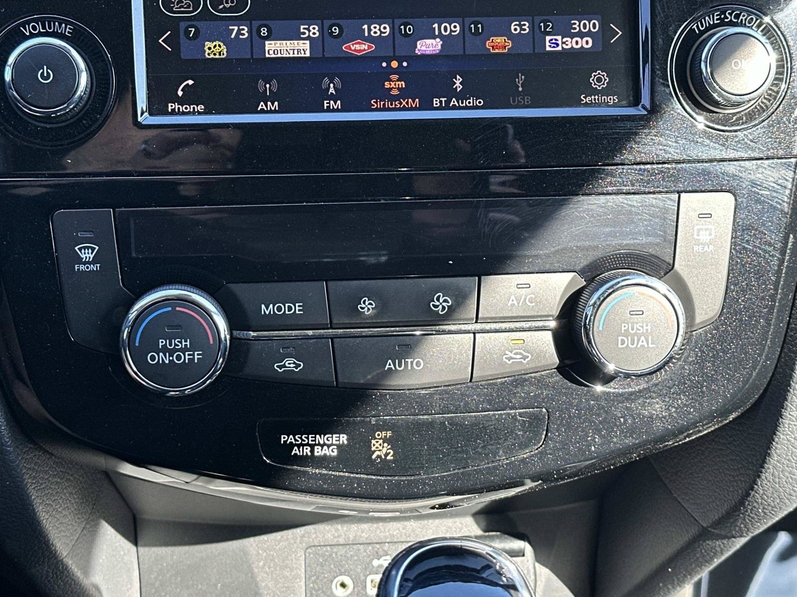 Used 2019 Nissan Rogue SV FWD image 32