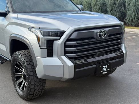 Used 2023 Toyota Tundra Limited AWD/4WD image 3