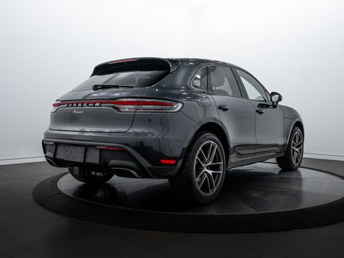 Certified 2025 Porsche Macan image 7