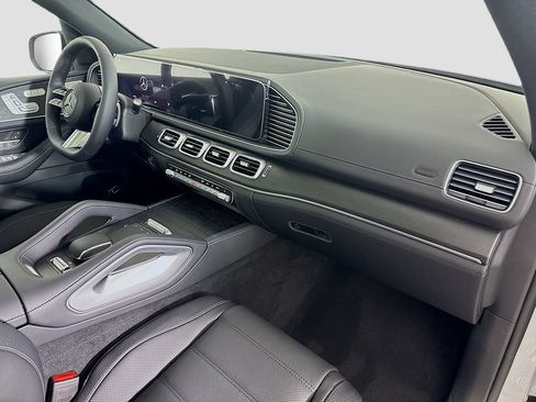 New 2026 Mercedes-Benz GLS 450 4MATIC image 33