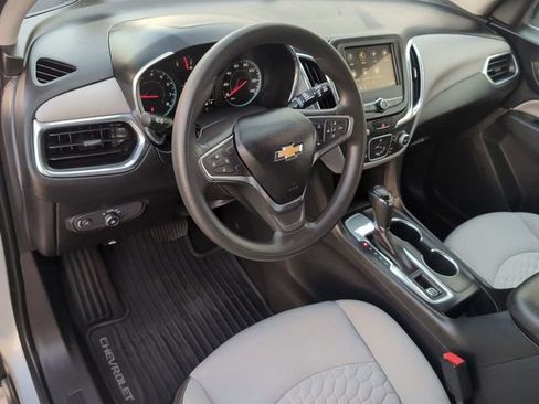 Certified 2019 Chevrolet Equinox LS w/ LS Convenience Package FWD image 10