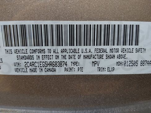 Used 2017 Chrysler Pacifica Touring-L Plus FWD image 33