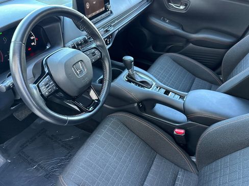 Used 2025 Honda HR-V Sport image 4