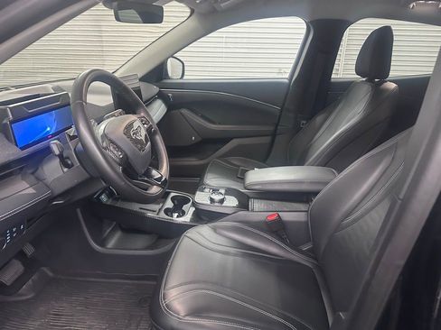 Used 2022 Ford Mustang Mach-E Premium image 2