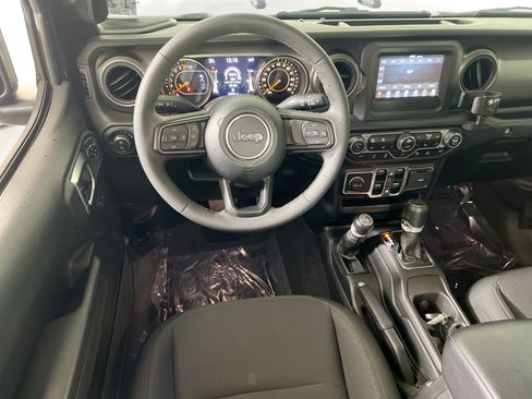 Used 2023 Jeep Gladiator Sport AWD/4WD image 21