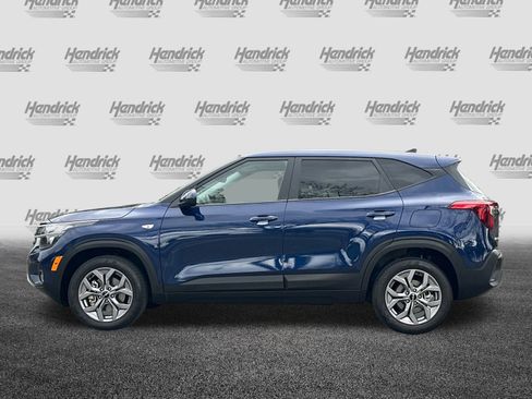 Used 2025 Kia Seltos LX image 8